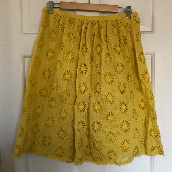 Lucky • Daisy Eyelet Full Cotton Skirt - Picture 3 of 6
